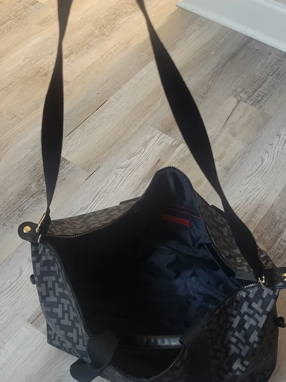 Tommy Hilfiger sleek patterned